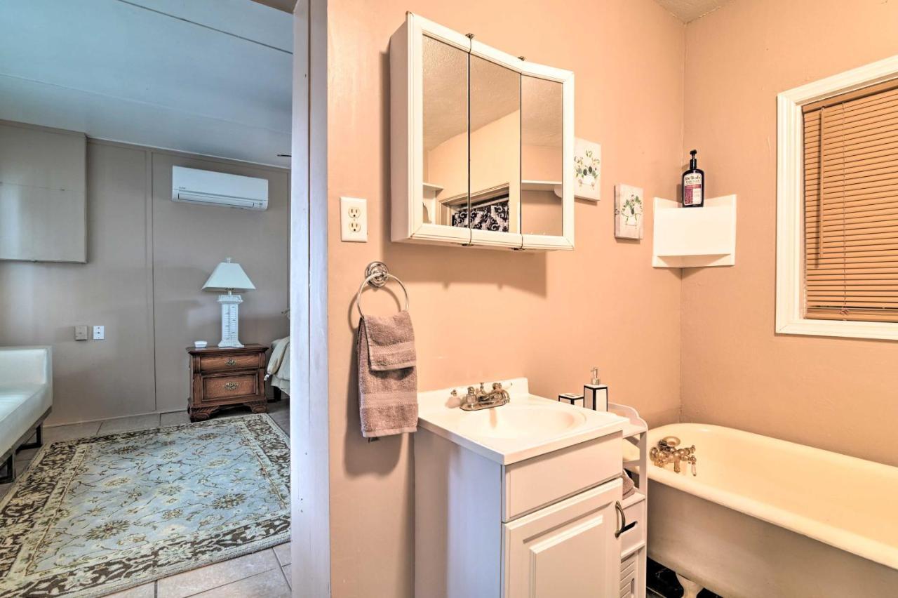 Pet-Friendly Auburndale House With Lake Views! Kültér fotó