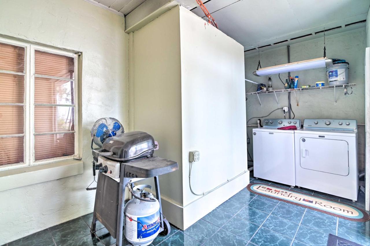 Pet-Friendly Auburndale House With Lake Views! Kültér fotó