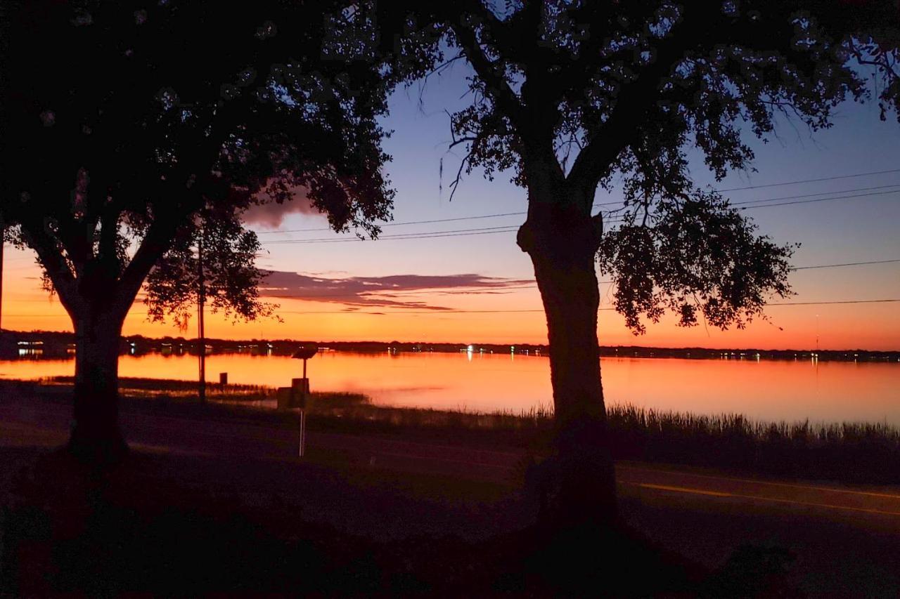 Pet-Friendly Auburndale House With Lake Views! Kültér fotó
